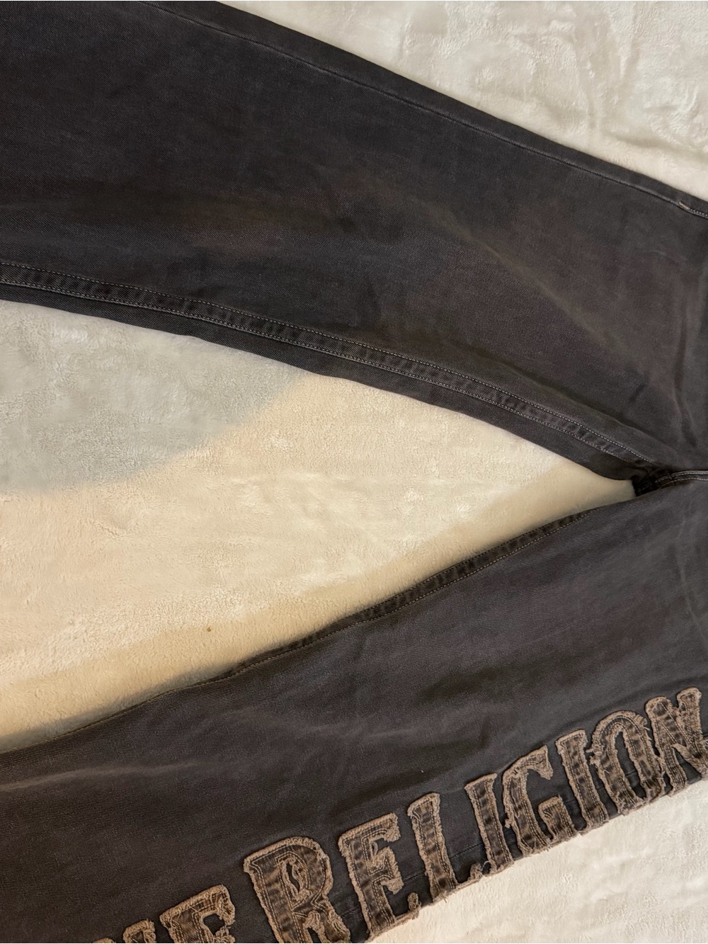 True Religion Light Blue Jeans with White Script Logo - Picture 7 of 7